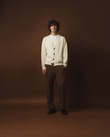 Le cardigan en laine blanc
