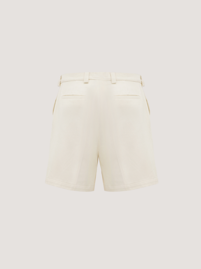 Short beige shorts