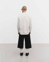 La chemise à manches longues en n&b