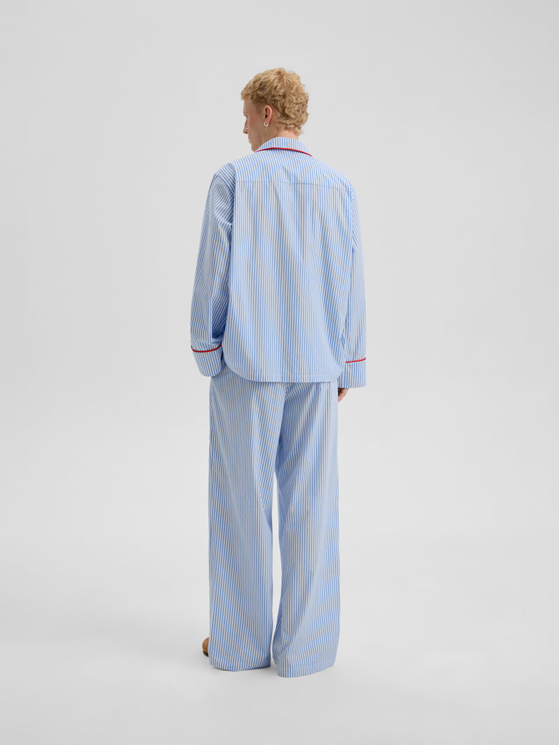 Піжамна сорочка в блакитну смужку 